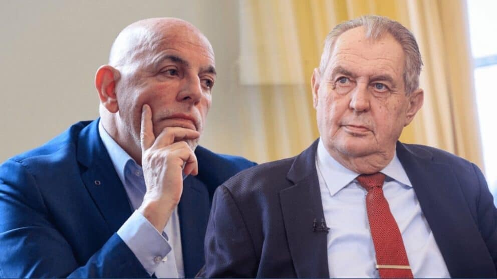 Bývalý prezident Miloš Zeman sa vo štvrtok ospravedlnil svojmu niekdajšiemu poradcovi Zdeňkovi Šarapatkovi.